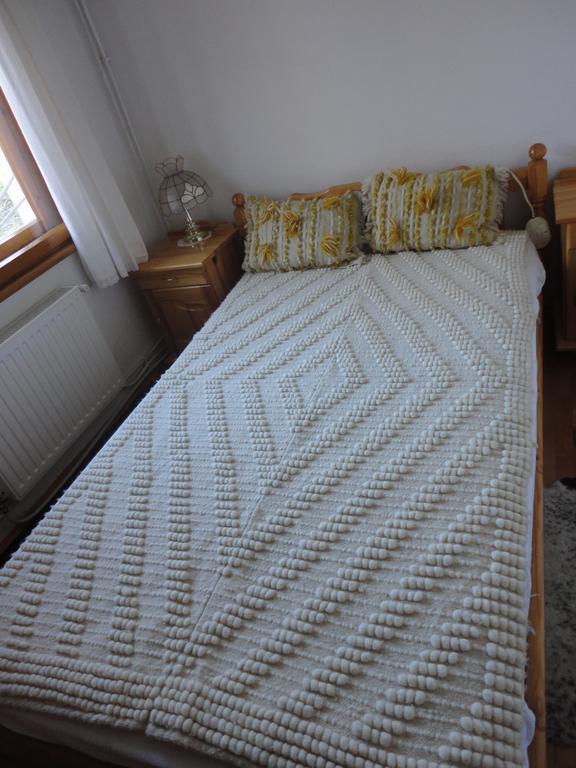 Guest House Astra Arbanasi Quarto foto