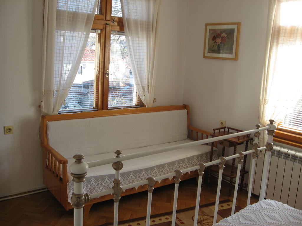 Guest House Astra Arbanasi Quarto foto