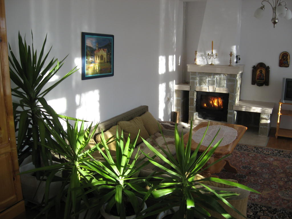 Guest House Astra Arbanasi Quarto foto