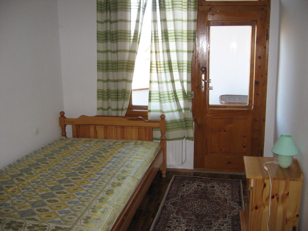 Guest House Astra Arbanasi Quarto foto
